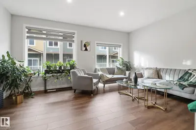 Interior photo 4 of #25 1051 GRAYDON HILL BV SW