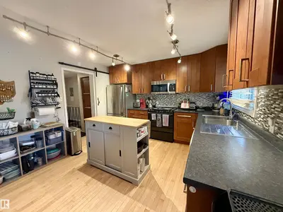 Interior photo 4 of 5032 45 ST