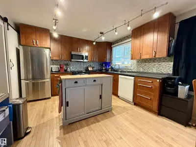 Interior photo 3 of 5032 45 ST
