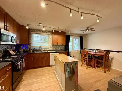 Interior photo 2 of 5032 45 ST