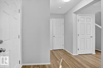 Interior photo 2 of 9046 COOPER LI SW