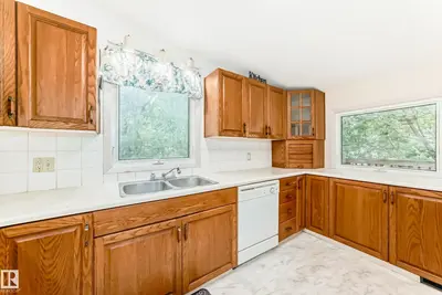 Interior photo 4 of 128 PINE ST