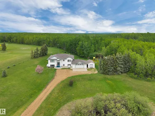 60, 20508 Township Road 502, Rural Beaver County - $629,900