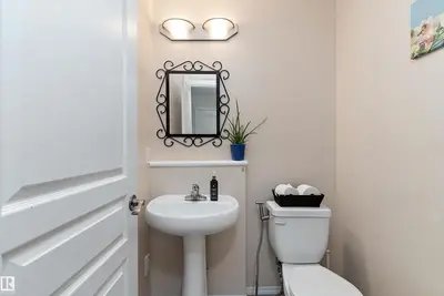 Interior photo 4 of 5313 RUE PARK ST