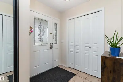 Interior photo 1 of 5313 RUE PARK ST