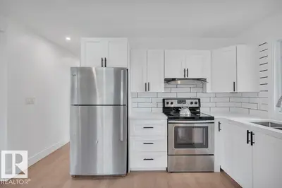 Interior photo 2 of 8712 89 AV NW
