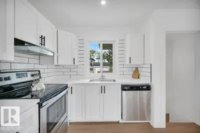 Interior photo 3 of 8712 89 AV NW
