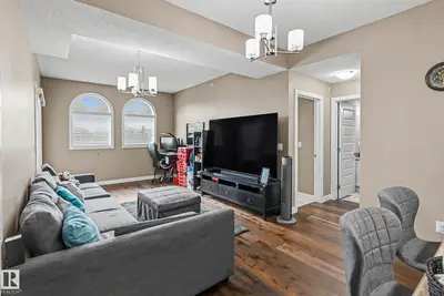 Interior photo 4 of #402 8730 82 AV NW