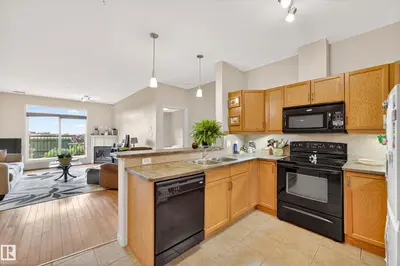 Interior photo 2 of #133 2503 HANNA CR NW