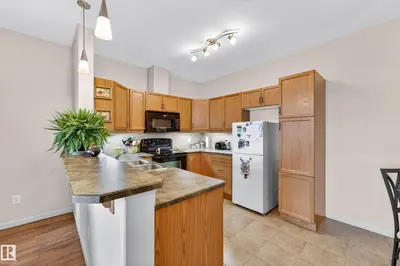 Interior photo 4 of #133 2503 HANNA CR NW