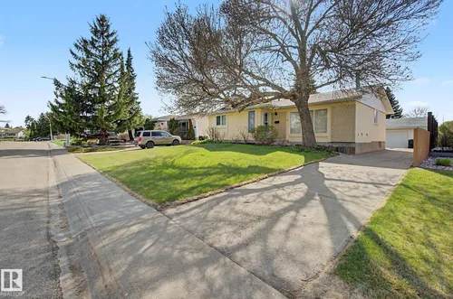 42 HAWKINS CR, Sherwood Park - $520,000