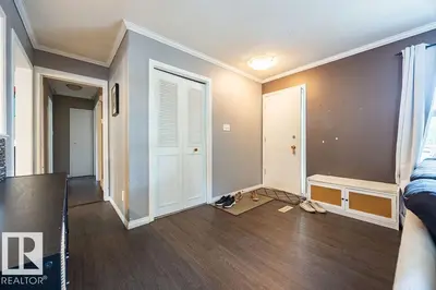 Interior photo 2 of 1033 Strathcona DR