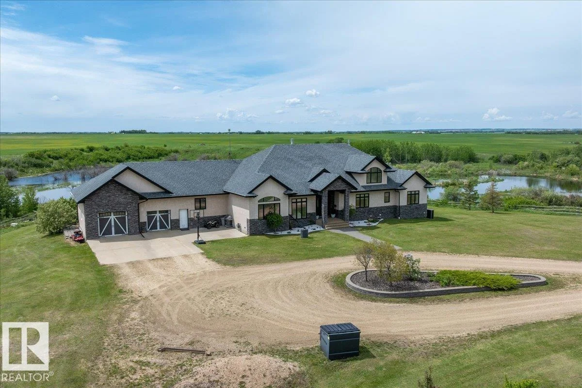 18407 TWP RD 500, Rural Beaver County - 5 bedroom Detached Single Family for sale