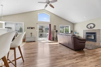 Interior photo 3 of 452 FOXTAIL CO