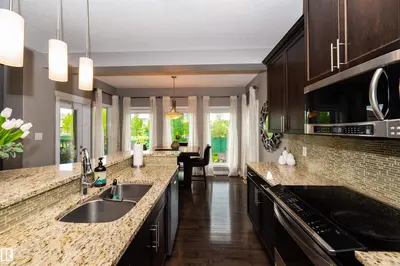 Interior photo 3 of 504 CRANDELL CT