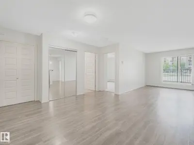 Interior photo 4 of #117 6070 SCHONSEE WY NW