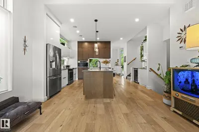 Interior photo 3 of 14379 92A AV NW