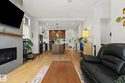 Interior photo 4 of 14379 92A AV NW