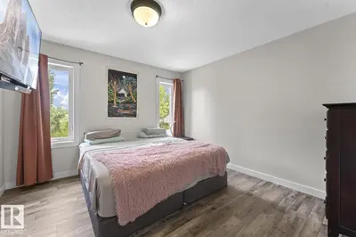 Interior photo 3 of 3802 51 AV
