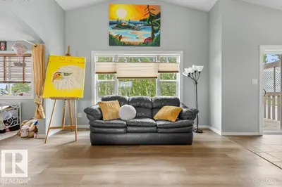 Interior photo 2 of 3901 44 AV