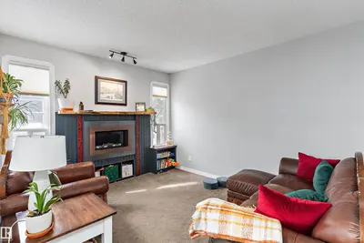 Interior photo 2 of #9 4403 RIVERBEND RD NW