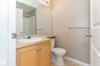 Interior photo 4 of #109 245 EDWARDS DR SW