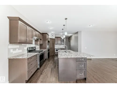 7719 Getty WD NW, Edmonton - $629,000