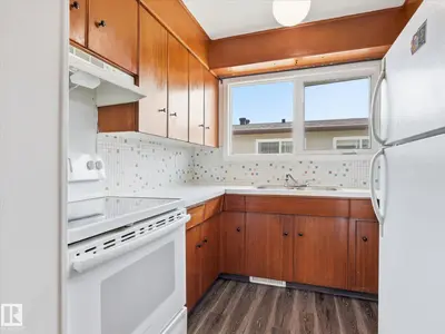 Interior photo 4 of 13343/13345 60 ST NW