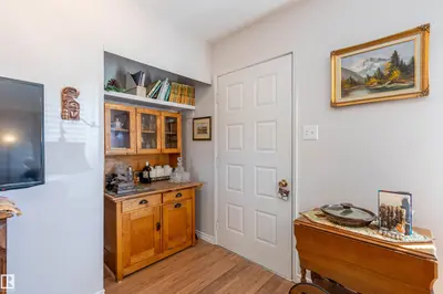 Interior photo 3 of 4904 56 Ave