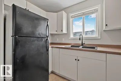 Interior photo 2 of #232 4309 33 ST