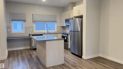 Interior photo 3 of #90 804 WELSH DR SW