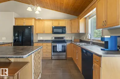 Interior photo 3 of 15 63319 Rge Rd 435