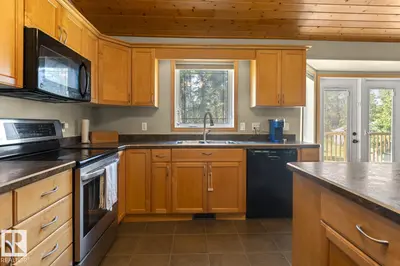 Interior photo 4 of 15 63319 Rge Rd 435