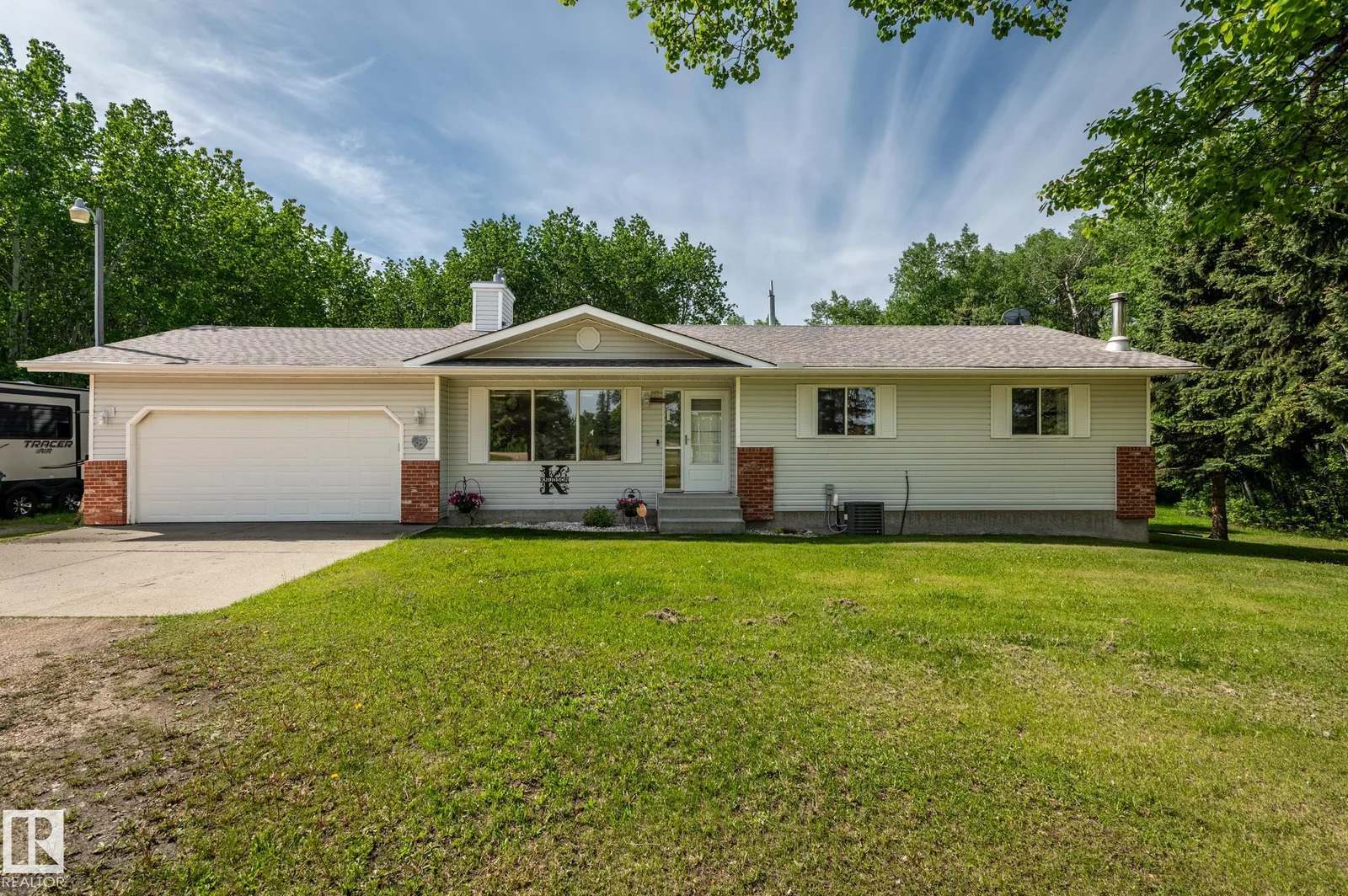 21531 Wye Road, Rural Strathcona County - 4 bedroom Detached Single Family for sale