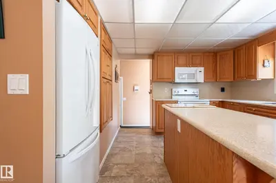 Interior photo 4 of 21531 Wye Road