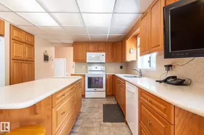 Interior photo 2 of 21531 Wye Road