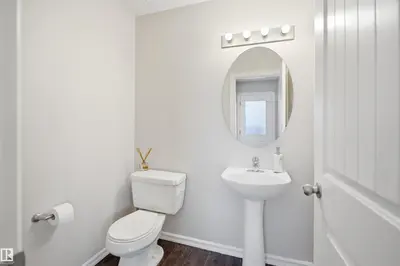 Interior photo 4 of 1124 37A AV NW