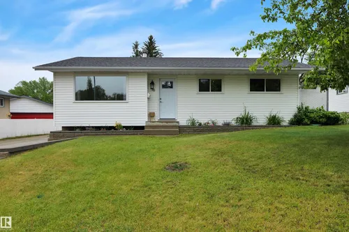76 MERRYWOOD CR, Sherwood Park - $464,900