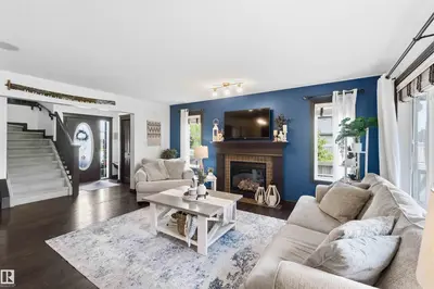 Interior photo 1 of 2 SONORA