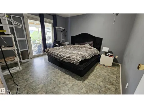 5826 49 ST