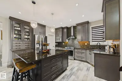 Interior photo 2 of 48 Lundberg CR