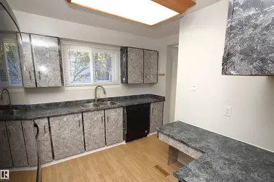 Interior photo 2 of #19 15710 BEAUMARIS RD NW