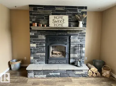Interior photo 1 of 4712 49 AV