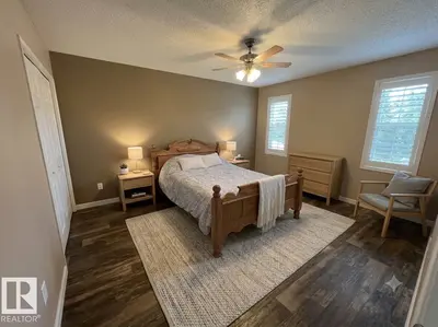 Interior photo 2 of 4712 49 AV