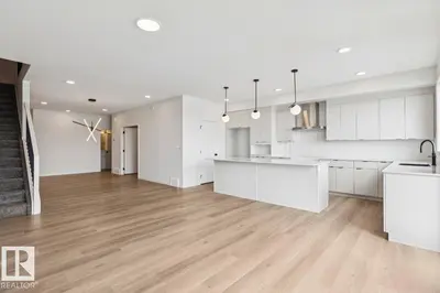 Interior photo 3 of #7015 50A AVE AV