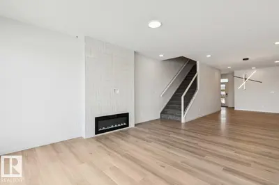 Interior photo 4 of #7015 50A AVE AV