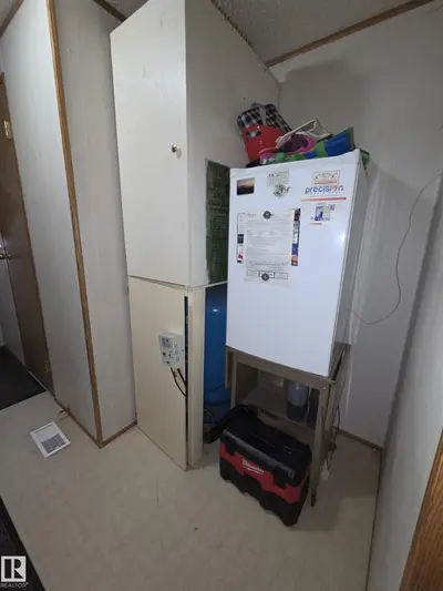 Interior photo 3 of 64126 HWY 897