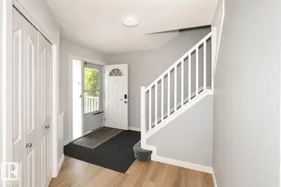 Interior photo 2 of 8523 7 AV SW SW
