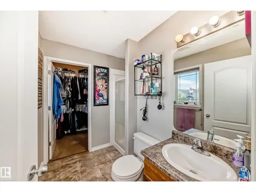 7847 7 AV SW, Edmonton - $471,999