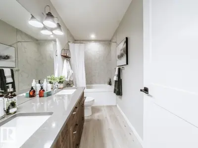 Interior photo 3 of 2720 6 AV SW